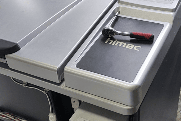 实验室设备标准化建设，日立离心机引领合规新方向