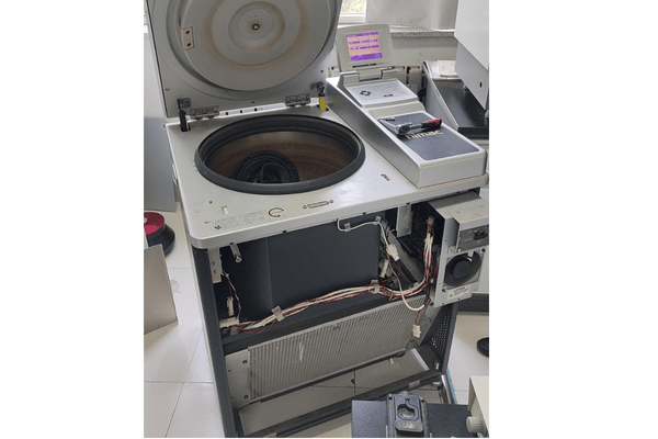 HitachiCR21G离心机开机报错E13故障码的解决方案